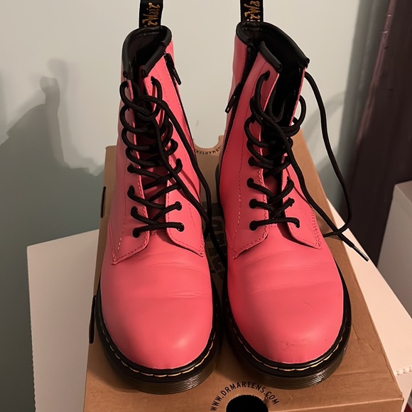 Child size 7 Pink Dr. Martens combat boots - Picture 5 of 5
